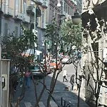 Vieni A * نابولي